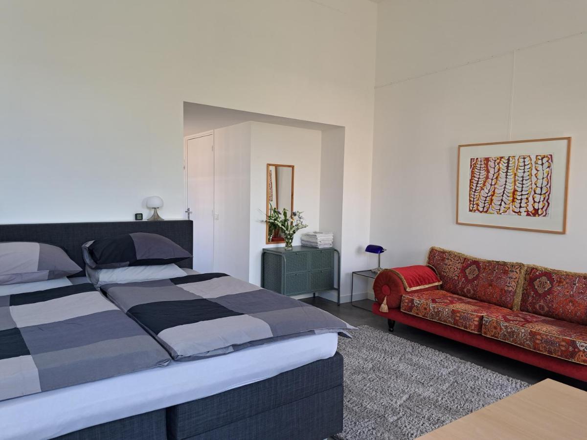 Luxe Ruime Studio Op Unieke, Rustige Locatie Dokkum Exterior foto