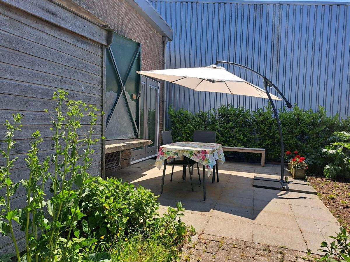 Luxe Ruime Studio Op Unieke, Rustige Locatie Dokkum Exterior foto